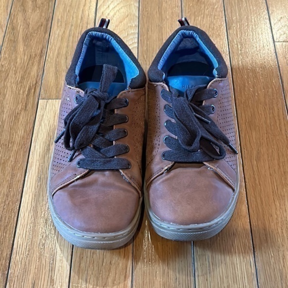 Tommy Hilfiger Lace Up Casual School Shoes Cognac Brown Youth Size 5 Rylan